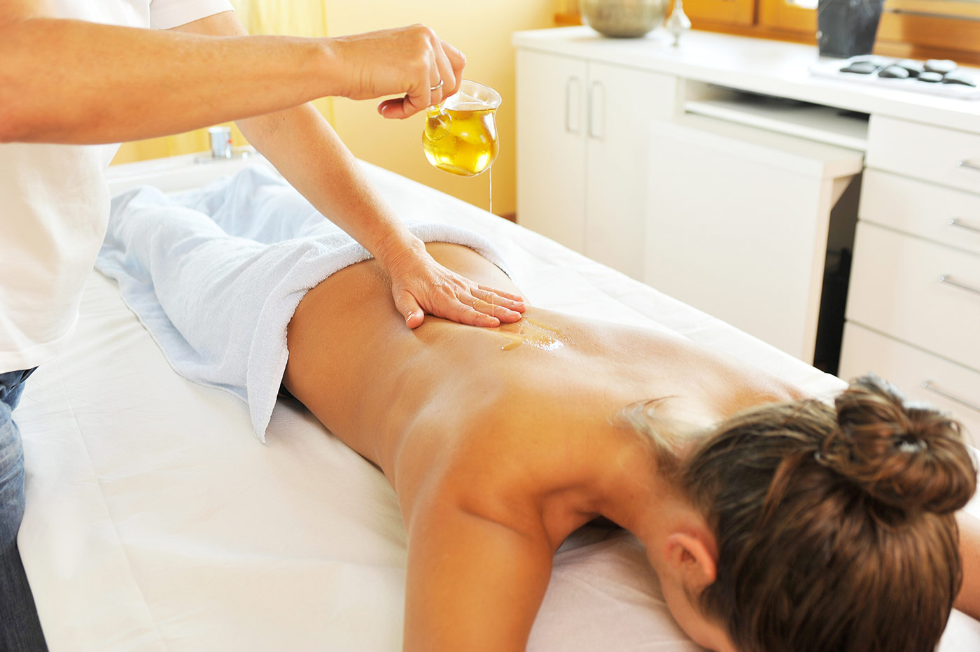 Introbild Grundrezept Massageöl selber machen