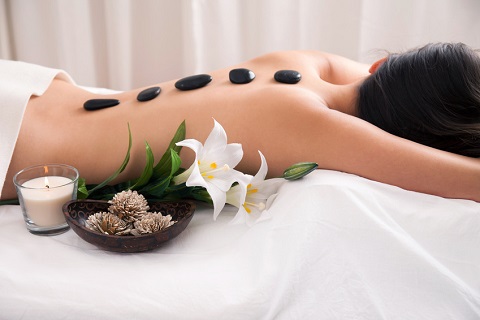 Introbild Die Hot-Stone-Massage: Entspannung durch wärmende Steine