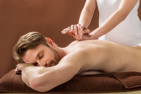 Introbild Petrissage – Was bedeutet eigentlich Petrissage in der Massage? 