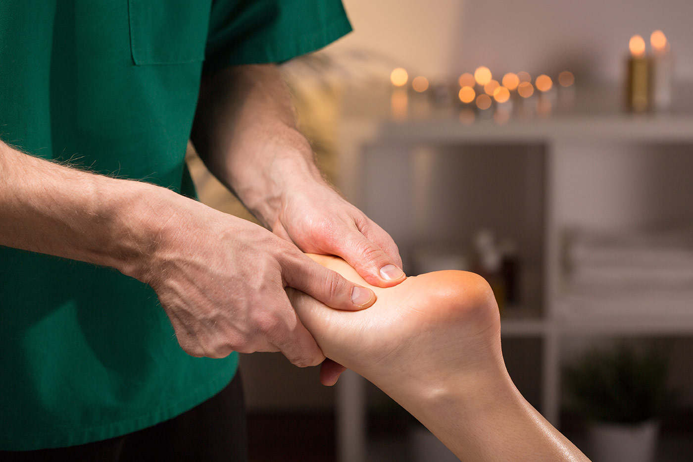 Fußreflexzonenmassage anwenden -- Reflexzonen stimulieren